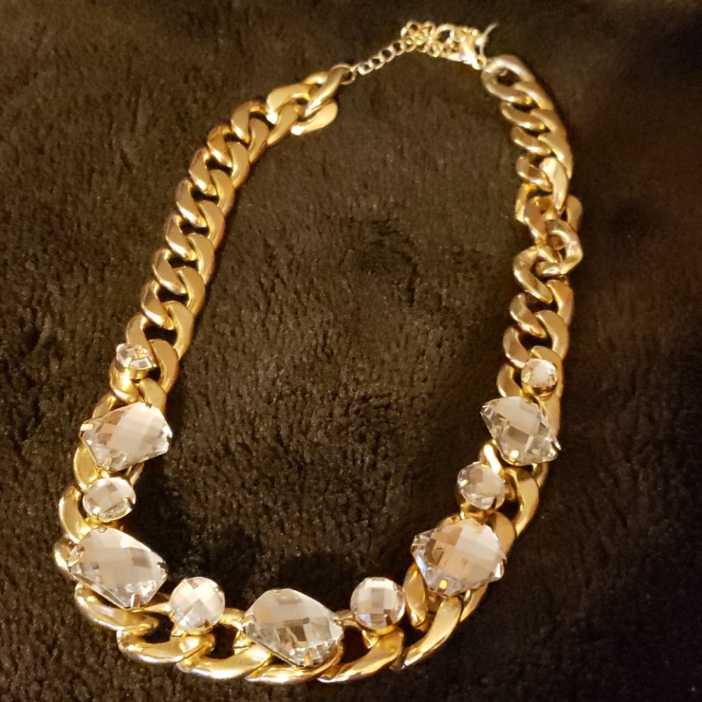 GOLD NECKLACE